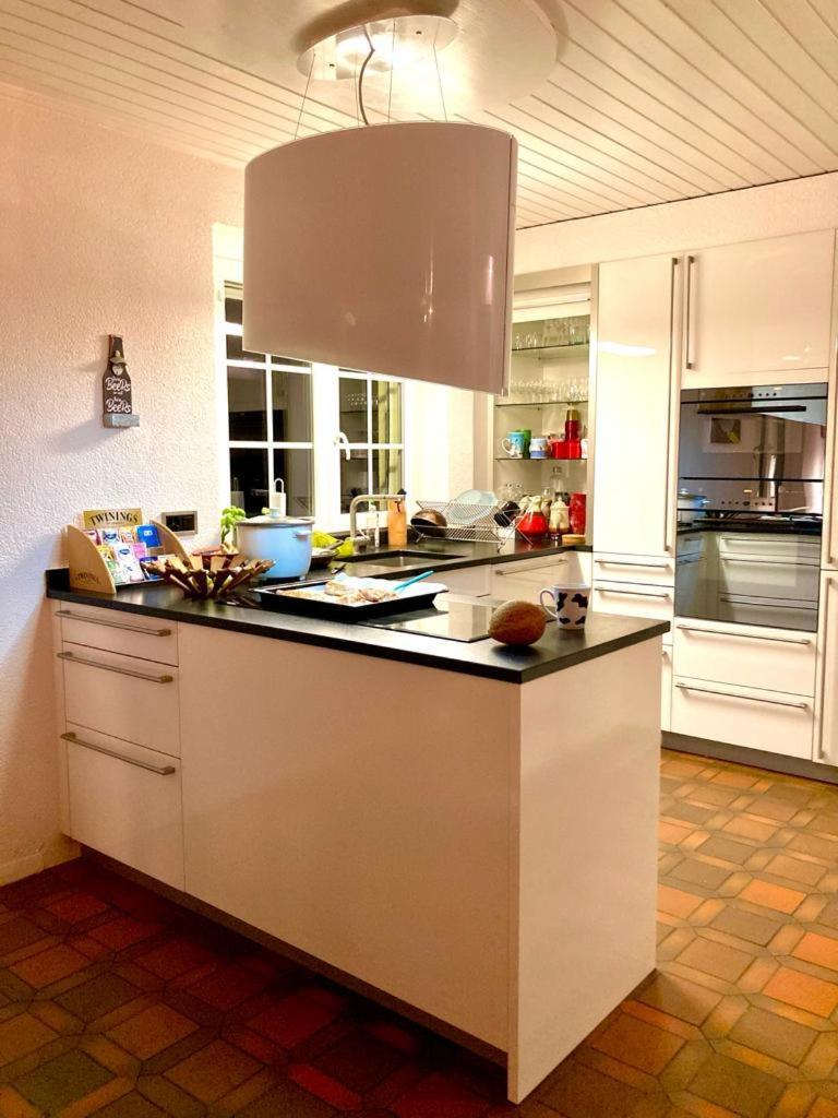 Cheerful Villa With Fireplace, Bath-Tub And Garden Noville 외부 사진
