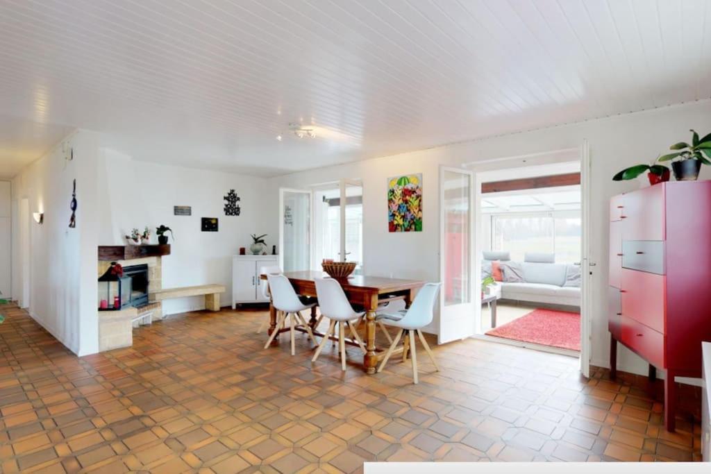 Cheerful Villa With Fireplace, Bath-Tub And Garden Noville 외부 사진