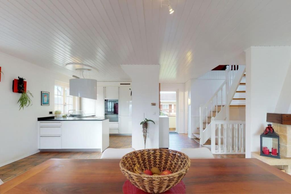 Cheerful Villa With Fireplace, Bath-Tub And Garden Noville 외부 사진